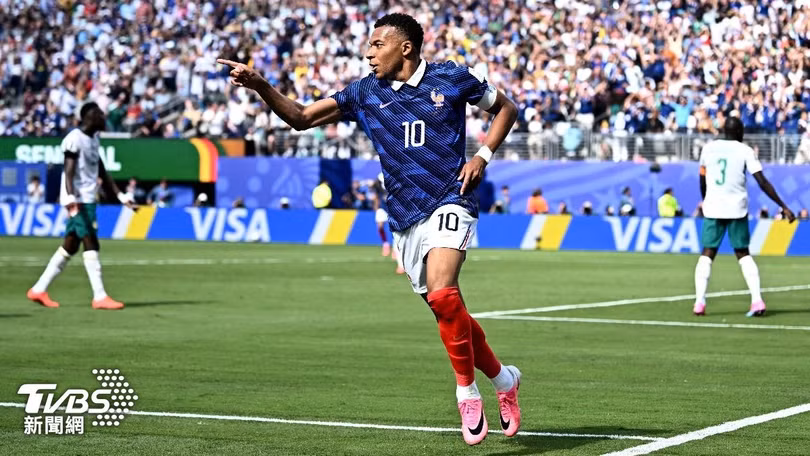 Sự tỏa sáng của ngôi sao Kylian Mbappé đã đưa đội Pháp trở thành ứng viên số một cho chức vô địch World Cup 2026. Ảnh: TVBS,