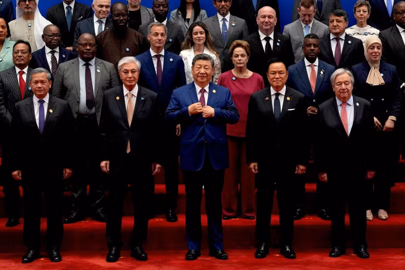 tap-va-cac-lanh-dao.jpg