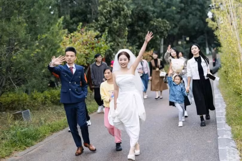 "Đám cưới 3 không" đơn giản, tiết kiệm đang được giới trẻ Trung Quốc ưa chuộng. Ảnh: Creaders.