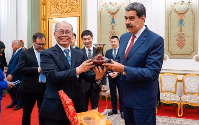 maduro-tiep-dac-phai-vien-tq.jpg