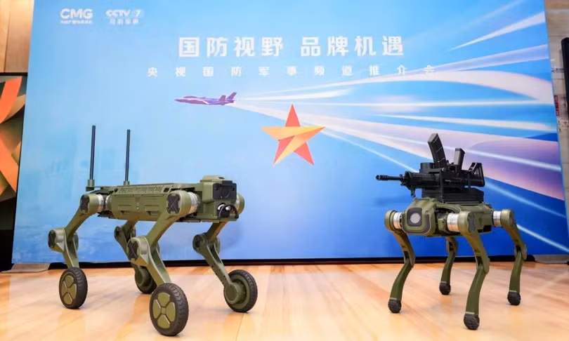 Hai loại "Ngao robot" lần đầu ra mắt: Thiết Ngao (trái) và Ảnh Ngao (phải). Ảnh: CCTV.