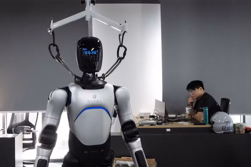 tashan-dang-thiet-ke-cac-dong-robot-khach-san-co-kha-nang-truc-tiep-giao-do-an-thuc-uong-tan-phong-cho-khach-luu-tru.jpg