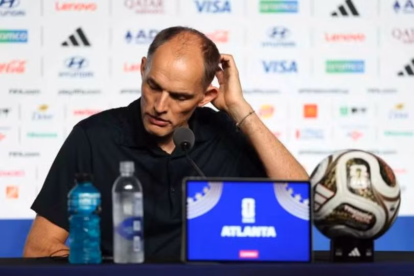 HLV Thomas Tuchel tại cuộc họp báo. Ảnh: Sohu.