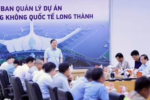 Phó Thủ tướng yêu cầu tổ chức thi công sân bay Long Thành 24/7