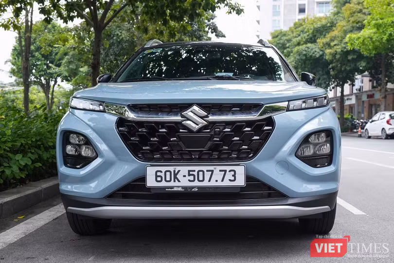 vt-suzuki-fronx-gia-mem-trang-bi-day-nhung-vi-sao-van-kho-but-pha-anh-2.jpg