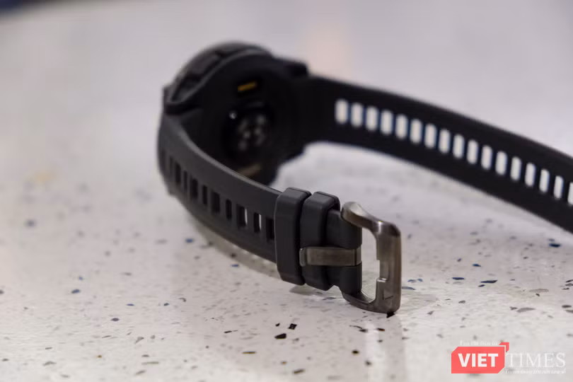 vt-garmin-instinct-crossover-amoled-gia-17-trieu-co-xung-dang-anh-10.jpg