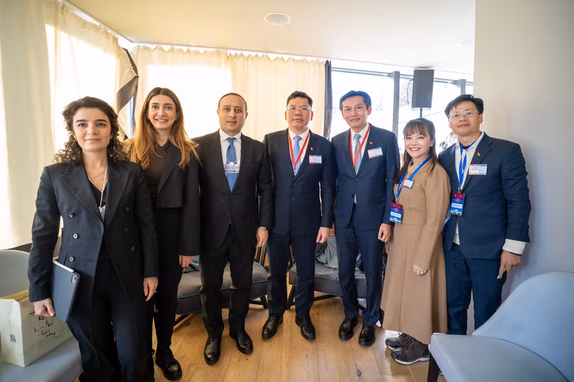vietnam-davos-82.jpg