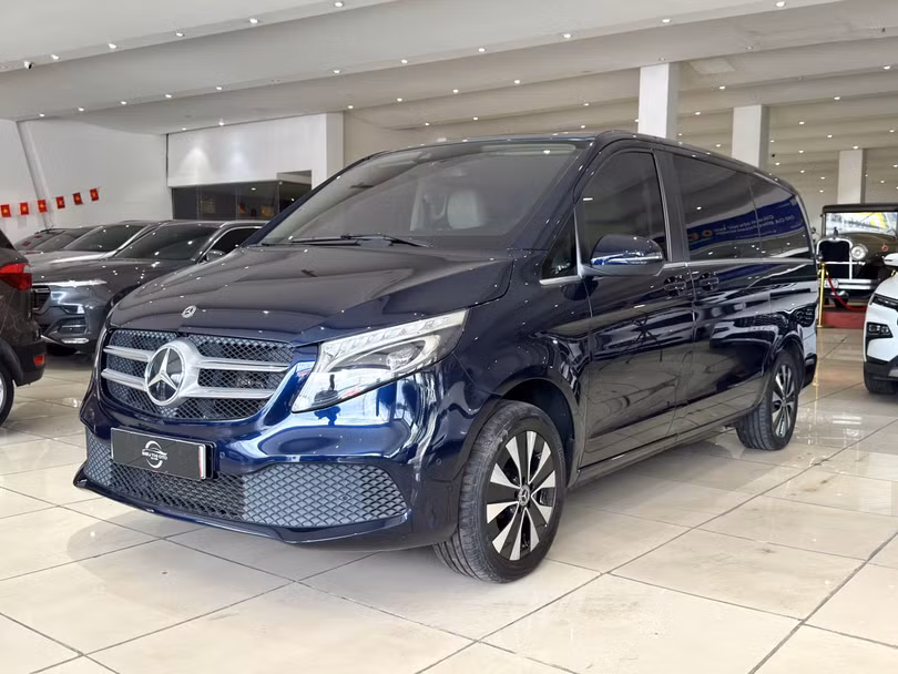 22nha-di-dong22-mercedes-benz-v250-mat-50-gia-tri-sau-5-nam-anh-1.jpg