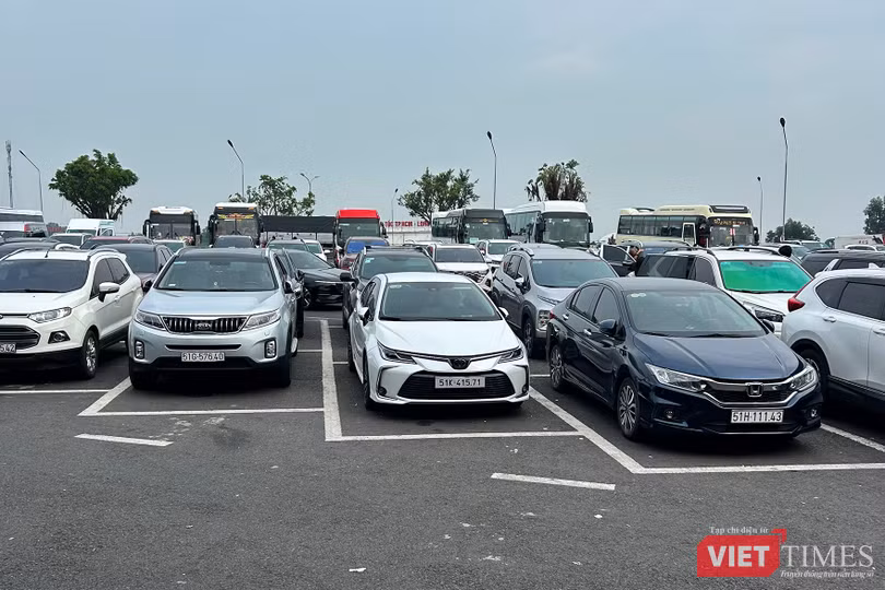 vt-thue-o-to-tu-lai-ve-que-an-tet-chuan-bi-gi-de-di-xa-an-toan-do-met-anh-7.jpg