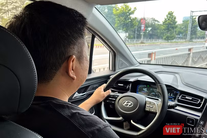 vt-thue-o-to-tu-lai-ve-que-an-tet-chuan-bi-gi-de-di-xa-an-toan-do-met-anh-6.jpg