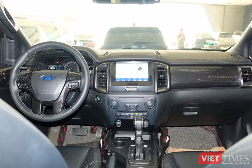 vt-ford-everest-rot-hon-300-trieu-dong-sau-4-nam-su-dung-anh-6.jpg