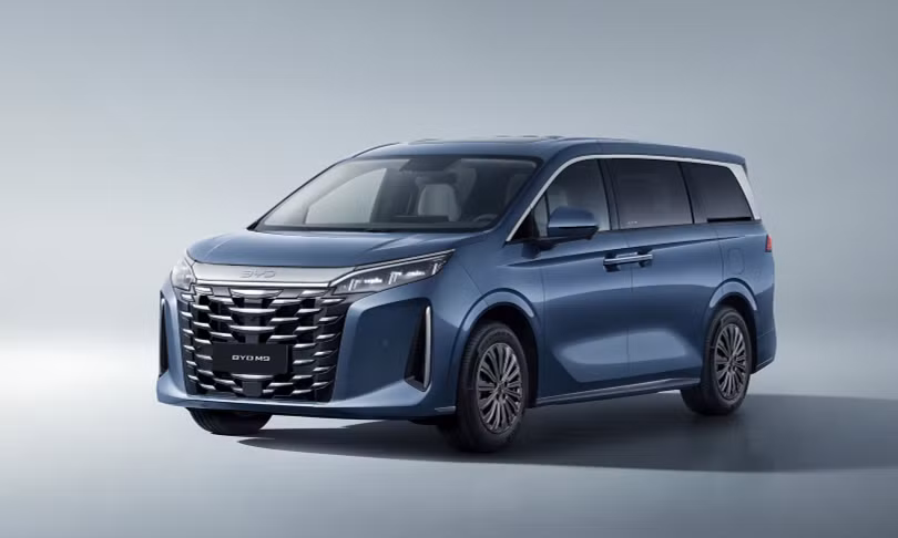 nhung-mau-xe-phev-tien-ty-vua-ra-mat-khach-hang-viet-anh-3.jpg