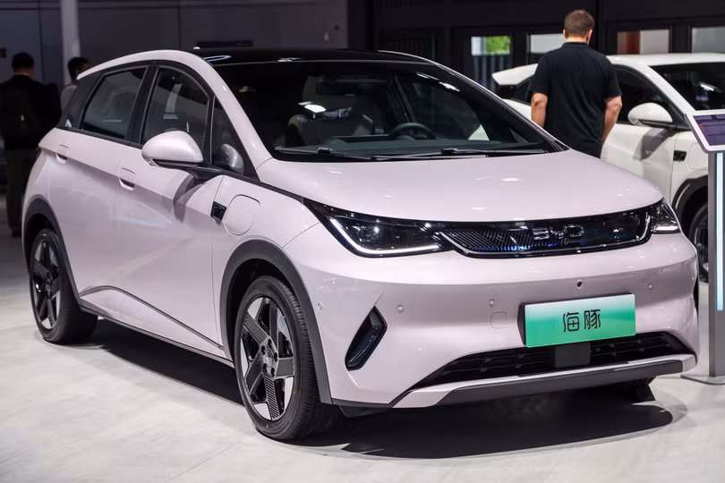2025-auto-china-shanghai-byd-dol.jpg