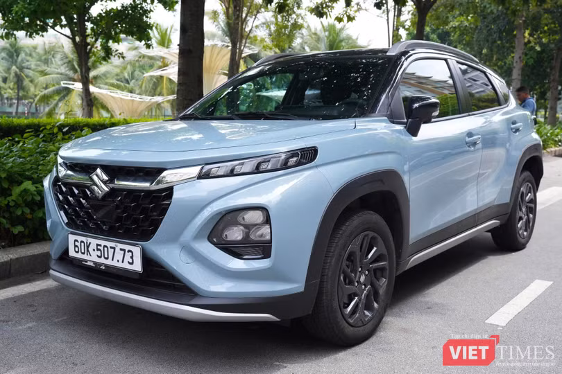 vt-suv-do-thi-mitsubishi-xforce-tiep-tuc-dan-dau-tan-binh-suzuki-fronx-gay-that-vong-anh-4.jpg