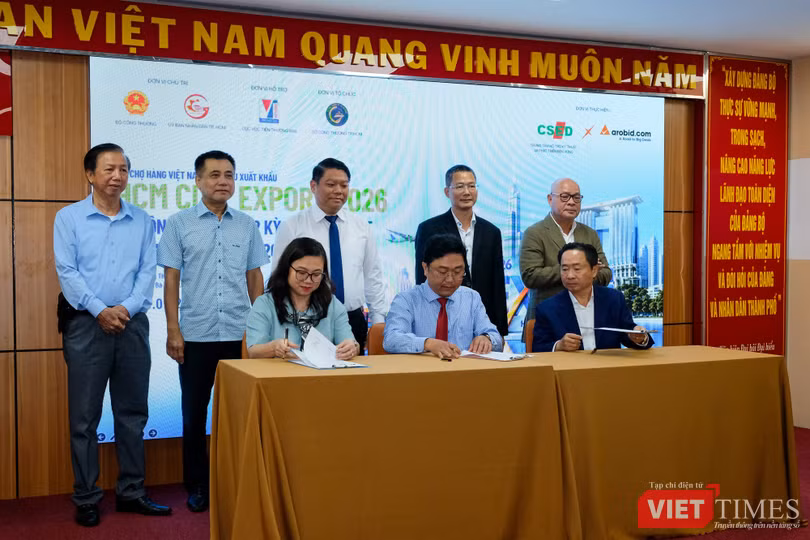 Trung tâm Hỗ trợ Kỹ thuật và Phát triển bền vững (CSED) phối hợp với Arobid hỗ trợ 150 gian hàng số cơ bản cho doanh nghiệp tham gia hội chợ. Ảnh: T.T. 