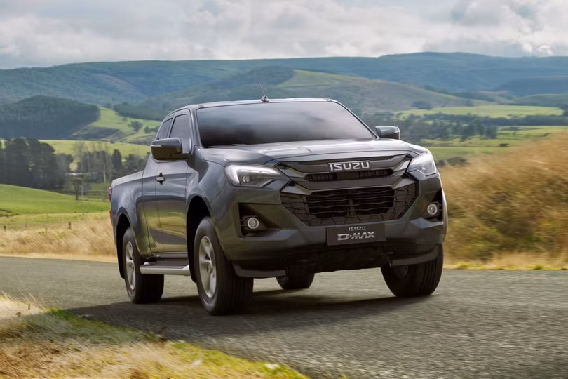 toyota-hilux-the-he-moi-lo-gia-de-tho-truoc-ngay-ra-mat-anh-5.jpg