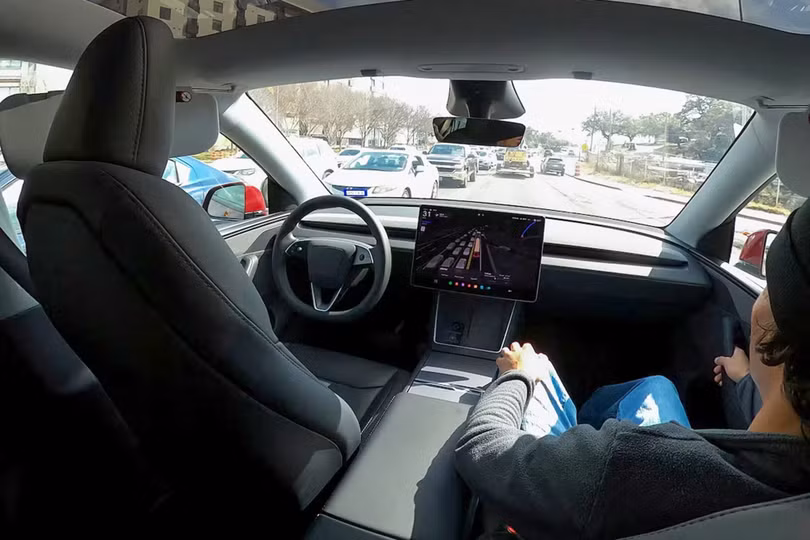 robotaxi-tesla.jpg