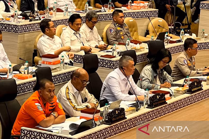 bo-truong-giao-thong-indonesia-dudy-purwagandhi.jpg