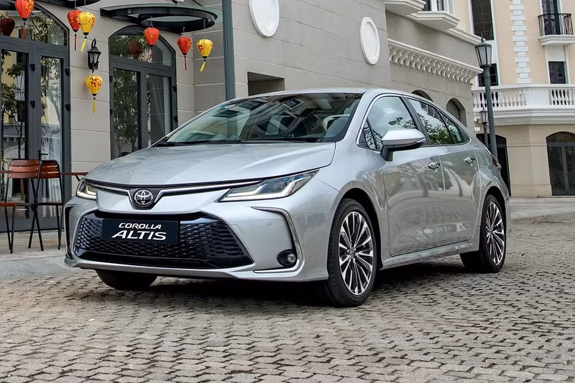 corolla-altis-2.jpg