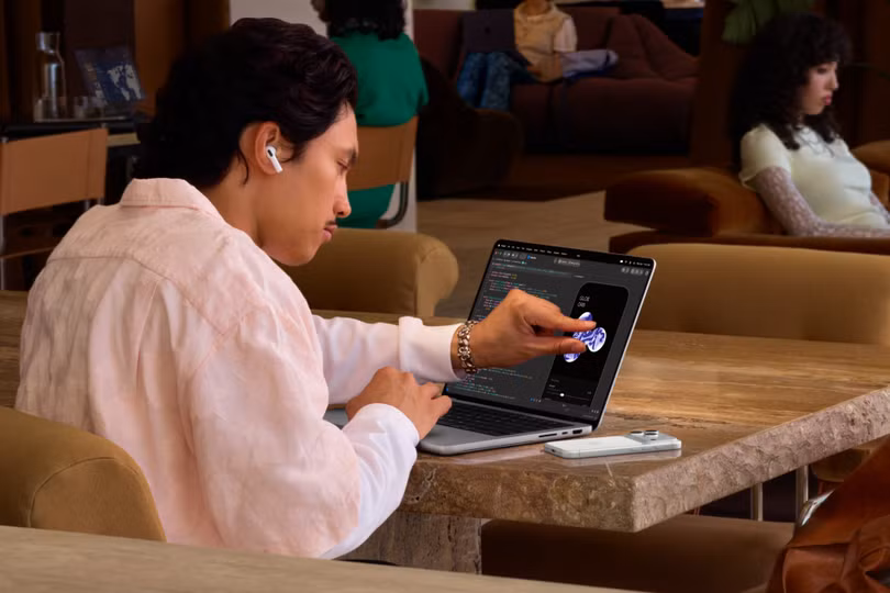 apple-macbook-pro-with-proled-xdr-display-lifestyle-remote-work.jpg