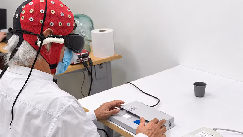 elderly-brain-computer-interface-experiment.png