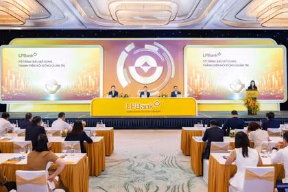 ĐHĐCĐ LPBank sáng nay