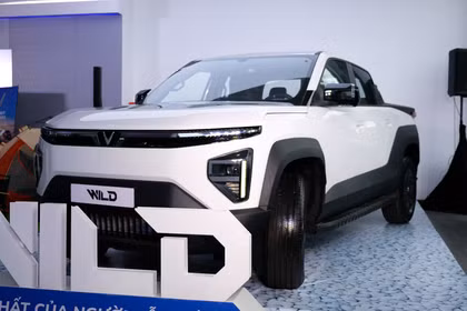 Ngắm VinFast VF Wild thực tế tại đại lý, không có cửa mở ngược như bản concept