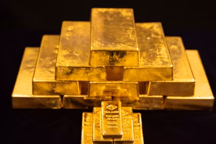 Giá vàng hôm nay 18/8: Thế giới vượt 4.400 USD, trong nước đi ngang