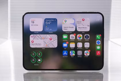Tin nóng công nghệ 23/10: Vì sao không nên dán màn hình khi mua iPhone Duo?