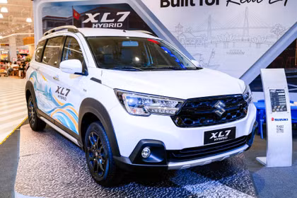 Mức giảm giá của Suzuki XL7 bao gồm ưu đãi lệ phí trước bạ từ hãng và khoản hỗ trợ thêm của đại lý. Ảnh: Suzuki.