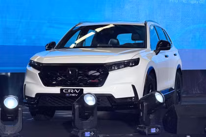 Honda CR-V hybrid mới có cạnh tranh được với Mazda CX-5?