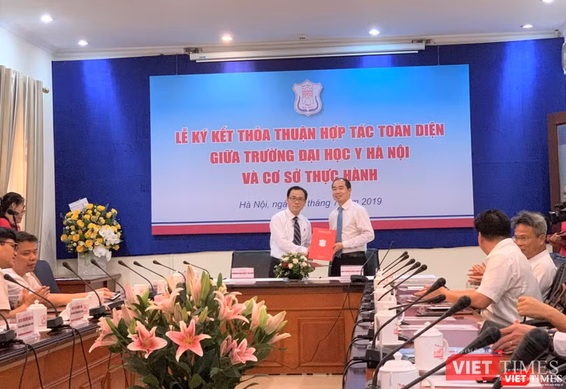 Ký kết hợp tác toàn diện với Bệnh viện đa khoa Xanh Pôn