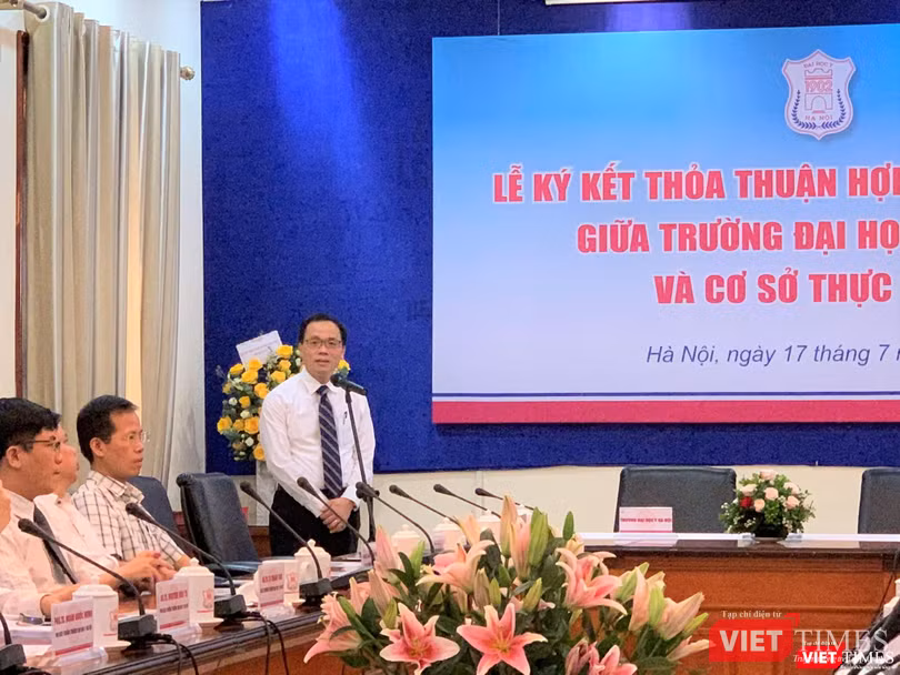 GS.TS. Tạ Thành Văn – Hiệu trưởng Trường Đại học Y Hà Nội - khẳng định mối quan hệ Viện – Trường mang ý nghĩa sống còn