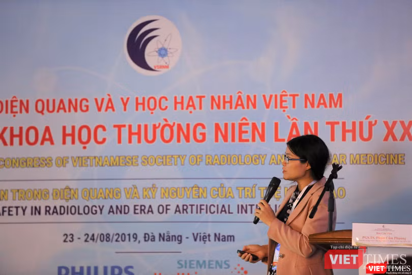 PGS.TS. Phạm Thị Cẩm Phương - Giám đốc Trung tâm Y học hạt nhân - Ung bướu (Bệnh viện Bạch Mai) thông tin về nhứng kết quả mới trong điều trị ung thư