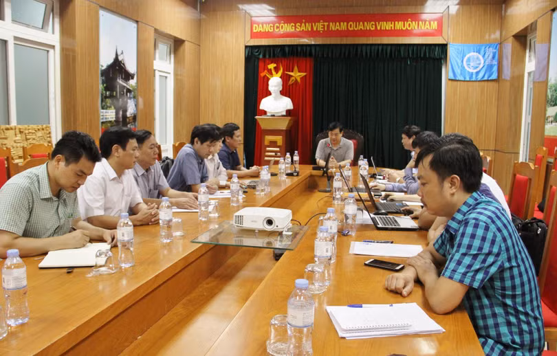 Ông Lương Ngọc Khuê làm việc với lãnh đạo Sở Y tế Nghệ An, BV Hữu nghị Đa khoa Nghệ An và Hội đồng chuyên môn của Sở Y tế 