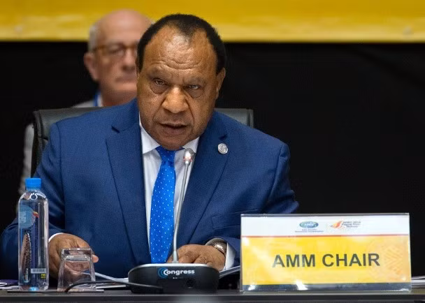 Ngoại trưởng Papua New Guinea Rimbink Pato. người kiên quyết từ chối gặp riêng các quan chức Trung Quốc Ngoại trưởng Papua New Guinea Rimbink Pato. người kiên quyết từ chối gặp riêng các quan chức Trung Quốc