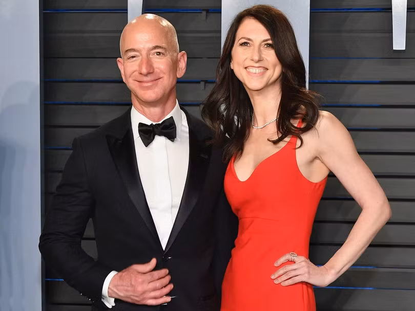 Tỷ phú Jeff Bezos và vợ cũ. Ảnh: Business Insider Ảnh: Business Insider
