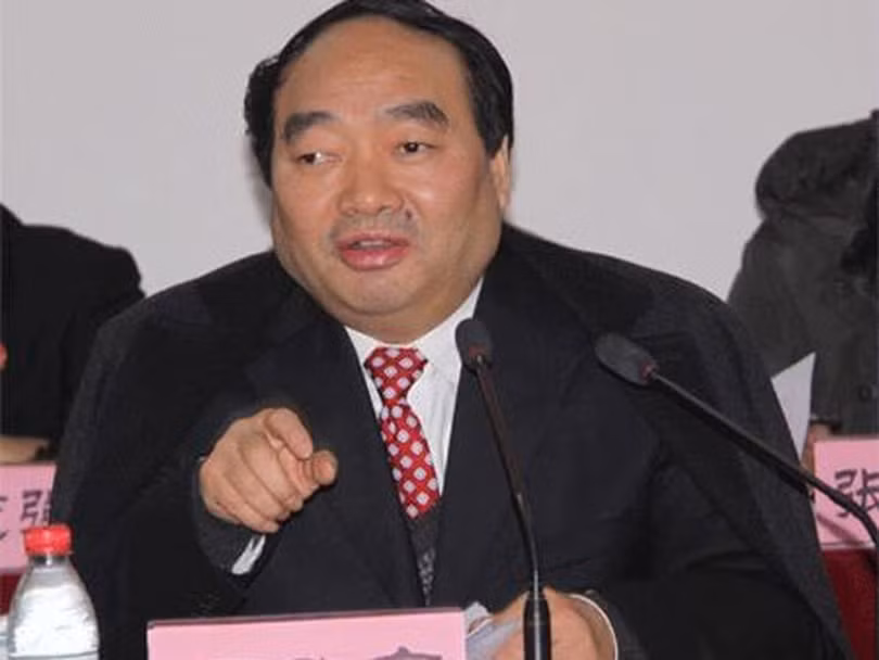 Lôi Chính Phú khi còn đương chức Bí thư quận ủy Bắc Bội, thành phố Trùng Khánh. Lôi Chính Phú khi còn đương chức Bí thư quận ủy Bắc Bội, thành phố Trùng Khánh.