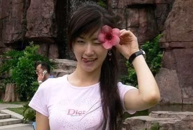Triệu Hồng Hà, người tình dùng chung của nhiều quan chức ở Trùng Khánh. Triệu Hồng Hà, người tình dùng chung của nhiều quan chức ở Trùng Khánh.