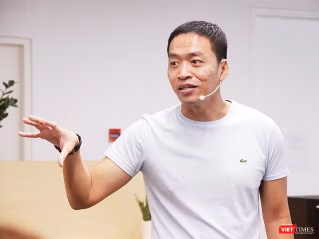 “Khi chúng ta làm một điều gì mới mẻ, thứ khiến mình sợ hãi nhất là thất bại", Lê Hồng Minh chia sẻ.