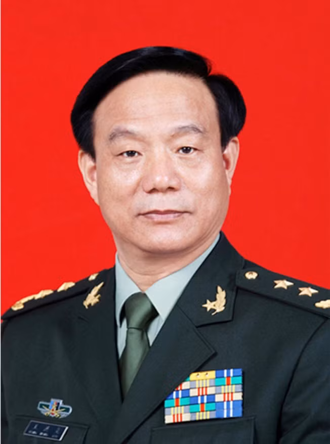 Cựu Chính Ủy Bộ Phát triển trang bị Quân ủy Vương Hồng Nghiêu. Cựu Chính Ủy Bộ Phát triển trang bị Quân ủy Vương Hồng Nghiêu.
