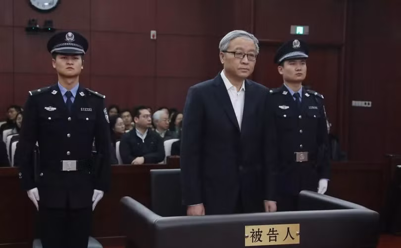 Trương Thiếu Xuân, nguyên Thứ trưởng Bộ Tài chính vừa bị ra tòa hôm 14.12. Trương Thiếu Xuân, nguyên Thứ trưởng Bộ Tài chính vừa bị ra tòa hôm 14.12.