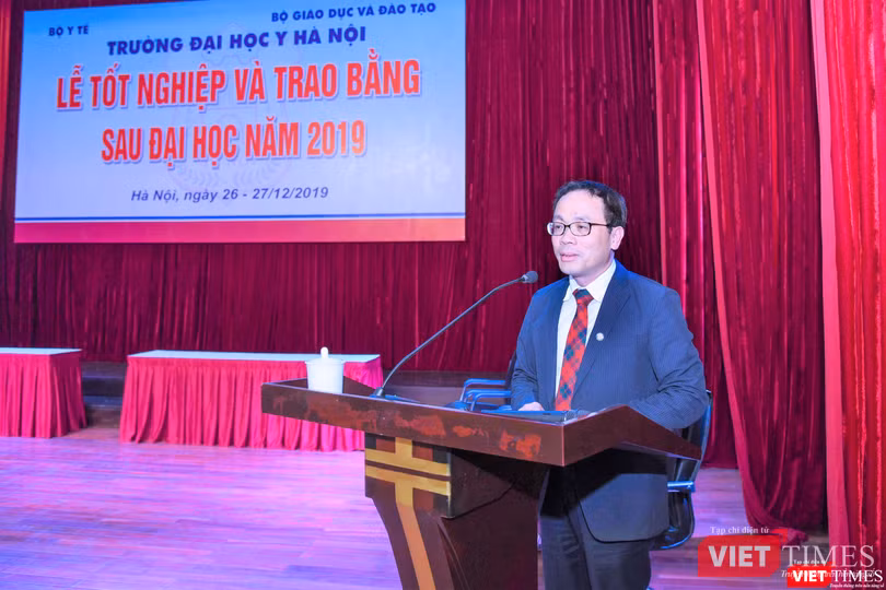GS.TS. Tạ Thành Văn - Hiệu trưởng Trường Đại học Y Hà Nội - phát biểu tại buổi lễ GS.TS. Tạ Thành Văn phát biểu tại buổi lễ
