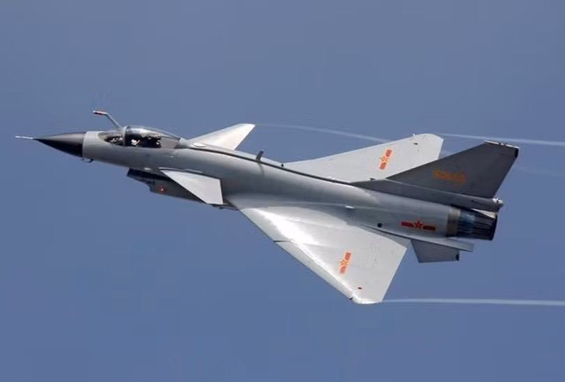 1 chiếc J-10A 1 chiếc J-10A