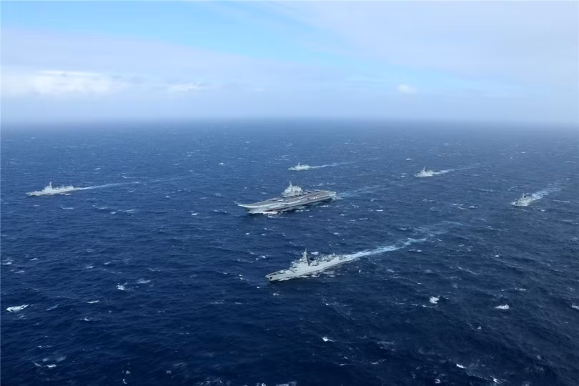 “Thời báo Hoàn cầu” cho biết, biên đội tàu sân bay Liêu Ninh đã vào Biển Đông, có thể sẽ tới gần các đảo nhân tạo Trung Quốc xây dựng trái phép ở Trường Sa “Thời báo Hoàn cầu” cho biết, biên đội tàu sân bay Liêu Ninh đã vào Biển Đông, có thể sẽ tới gần các đảo nhân tạo Trung Quốc xây dựng trái phép ở Trường Sa