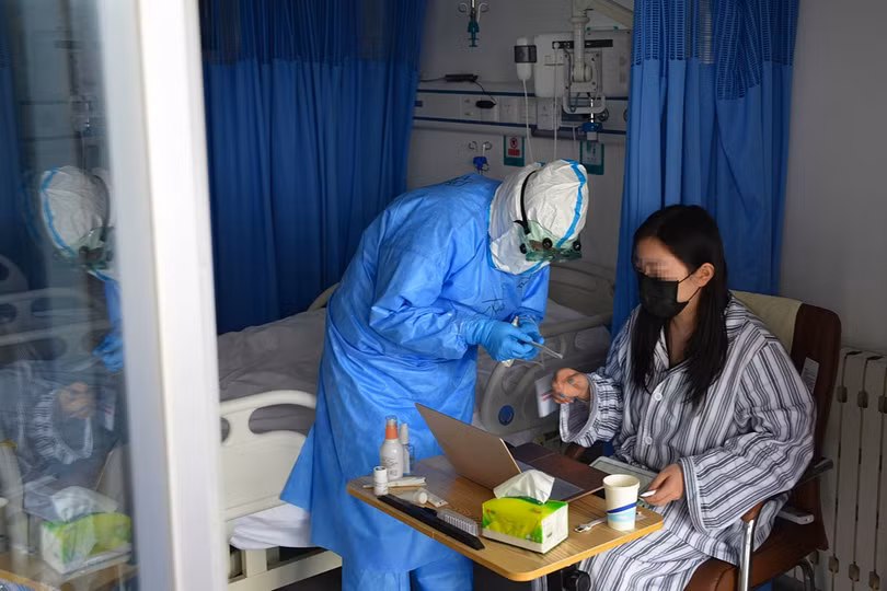 Từ ngày 1/4, Trung Quốc bắt đầu công bố số liệu về số bệnh nhân không có triệu chứng do lo ngại dịch bệnh tái bùng phát (Ảnh: Tân Hoa xã). Từ ngày 1/4, Trung Quốc bắt đầu công bố số liệu về số bệnh nhân không có triệu chứng do lo ngại dịch bệnh tái bùng phát (Ảnh: Tân Hoa xã).
