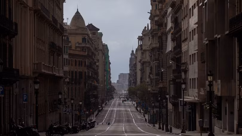 Đường phố Madrid vắng vẻ trong những ngày bị phong tỏa do dịch bệnh (Ảnh: Reuters). Đường phố Madrid vắng vẻ trong những ngày bị phong tỏa do dịch bệnh (Ảnh: Reuters).