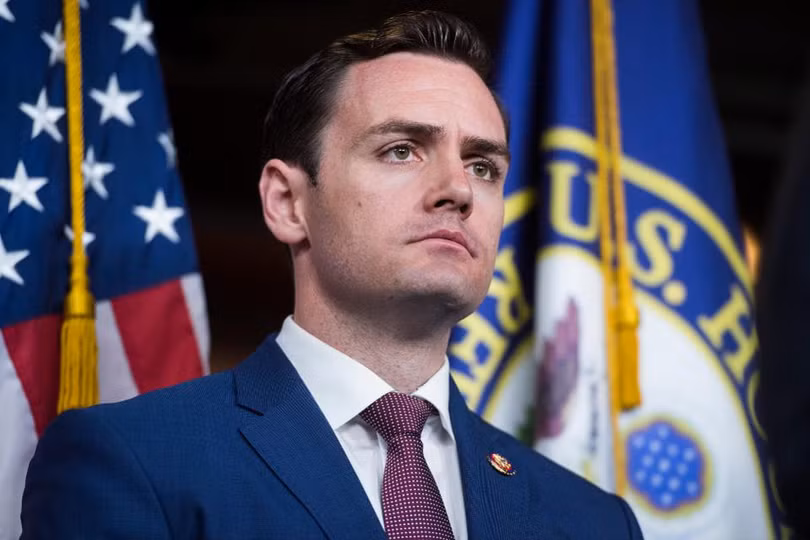 Hạ nghị sĩ Mike Gallagher đã trực tiếp nêu tên “Kế hoạch ngàn người” của Trung Quốc lôi kéo nhân tài của Trung Quốc (Ảnh: Forbes).