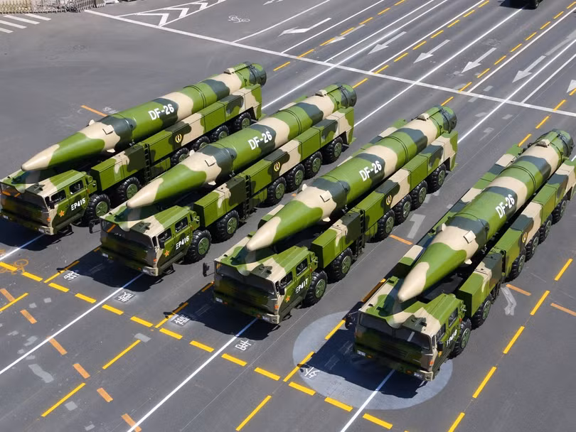 Tên lửa DF-26 được cho là "Sát thủ tàu sân bay" của quân đội Trung Quốc. Tên lửa DF-26 được cho là "Sát thủ tàu sân bay" của quân đội Trung Quốc.