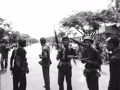 Lính Khmer Đỏ tiến vào thành phố ngày 17.4.1975 Lính Khmer Đỏ tiến vào thành phố ngày 17.4.1975